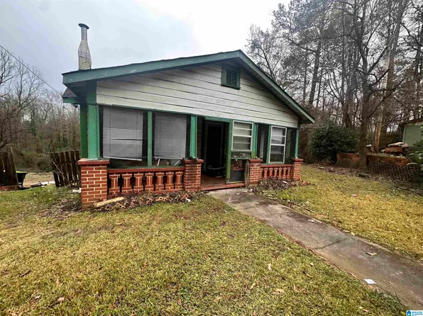 704 Finley Ave, Sylacauga, AL 35150