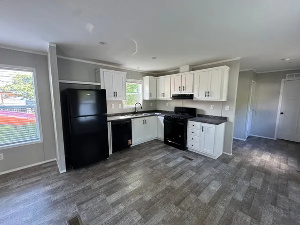 1723 Cambridge Ct, Liverpool, NY 13090