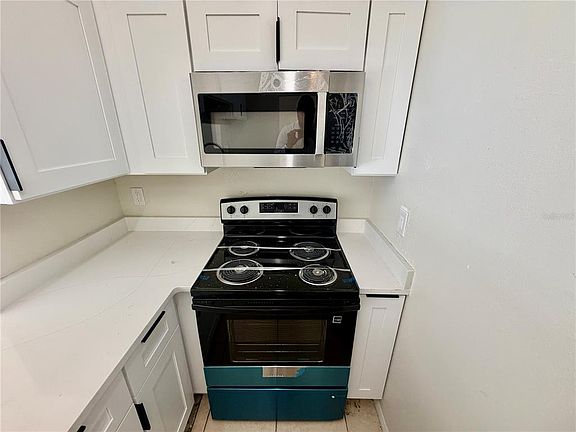 5th image of 918 OTTO VILLA PLACE #9