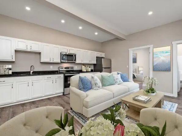 118 Broad St APT 2