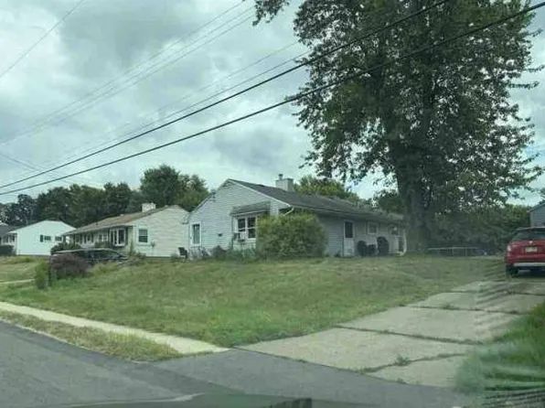 1117 Maine Ave, Aliquippa, PA 15001