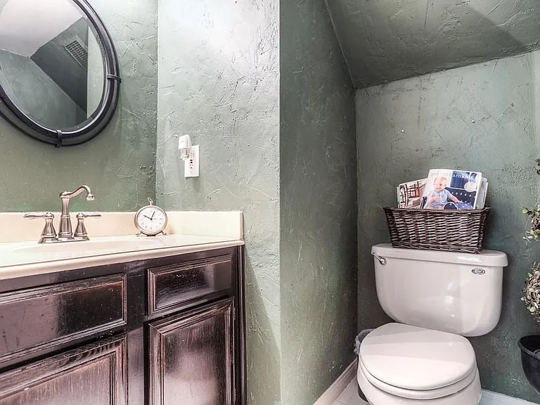 24 Edgewood Forest Ct — Photo 20
