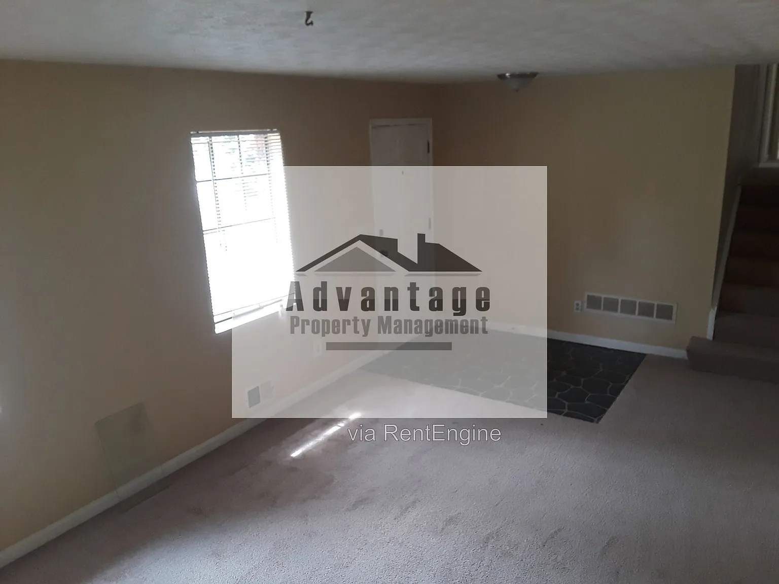 3 bed, 2.0 bath, 1276 sqft, $1,640 — Photo 2