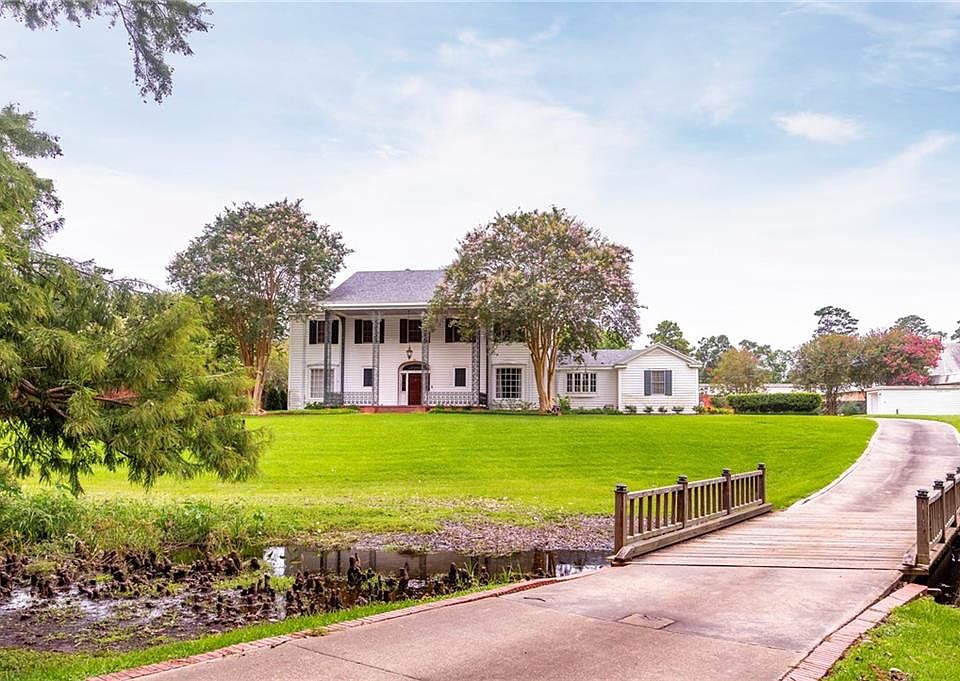 1st image of 900 City Park Blvd