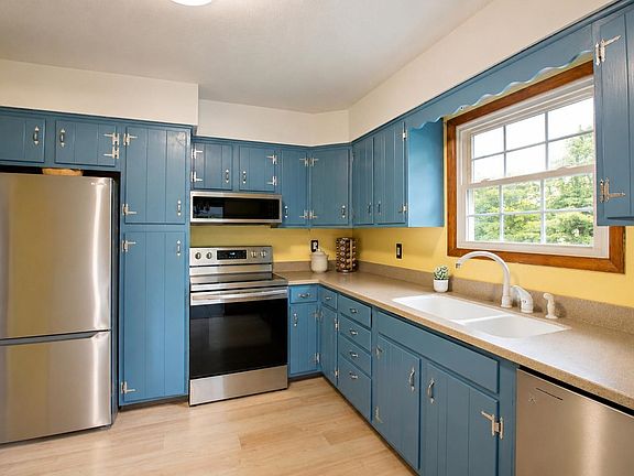 2nd image of 16 Pinehurst Drive