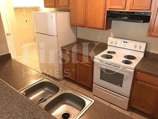2920 La Estancia Ln — Photo 6