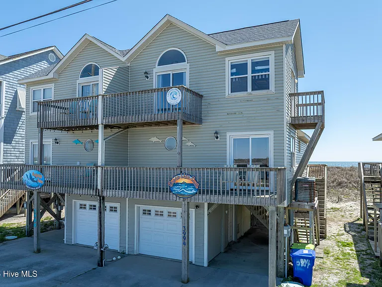3994 Island Dr — Photo 1