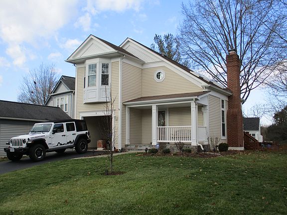 2nd image of 3 Selden Ct