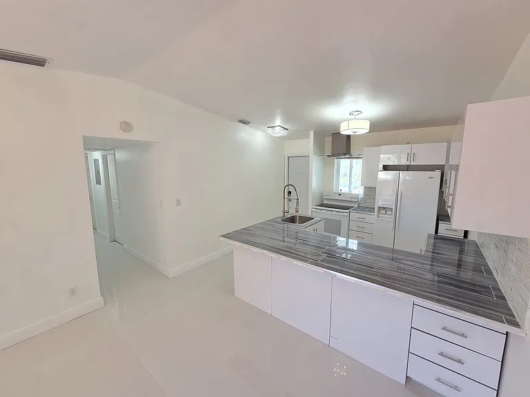 20845 Grouper Dr — Photo 8