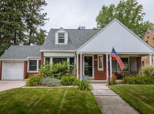 9720 W Center St, Milwaukee, WI 53222