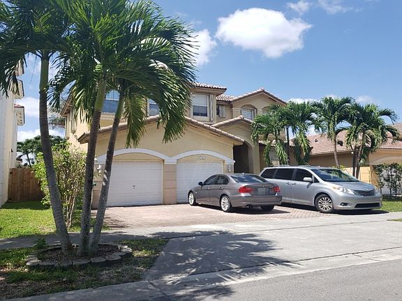 3rd image of 8300 NW 115th Ct
