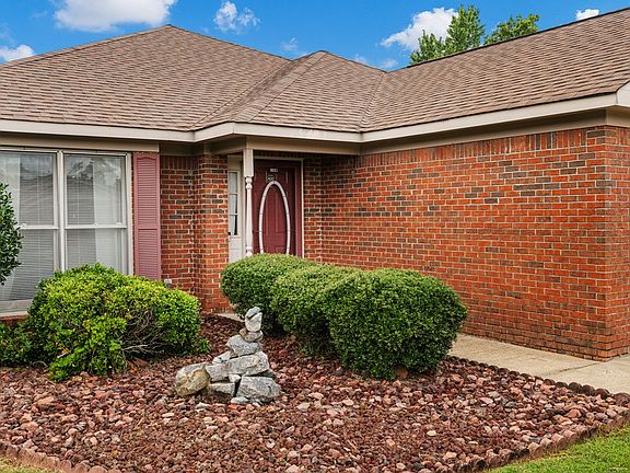 3rd image of 6523 Fairfax Way