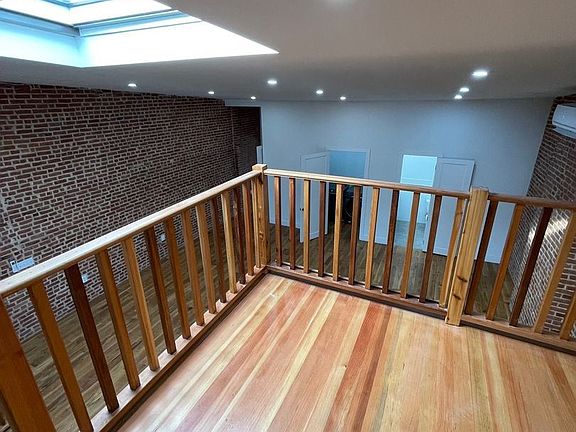 5th image of 194 Broadway Floor 2