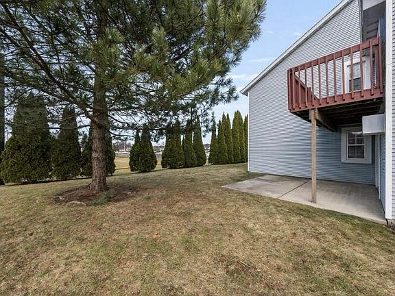 3rd image of 401 Slinger ROAD #1