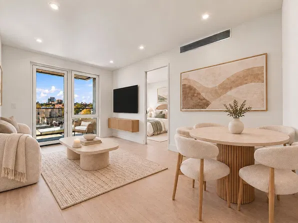 28-08 21st St #3D, Astoria, NY 11102