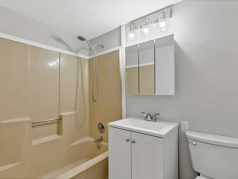 156 Undercliff Ave — Photo 9