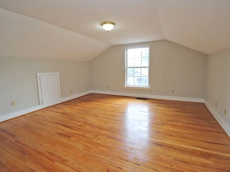 1141 Virginia St — Photo 10