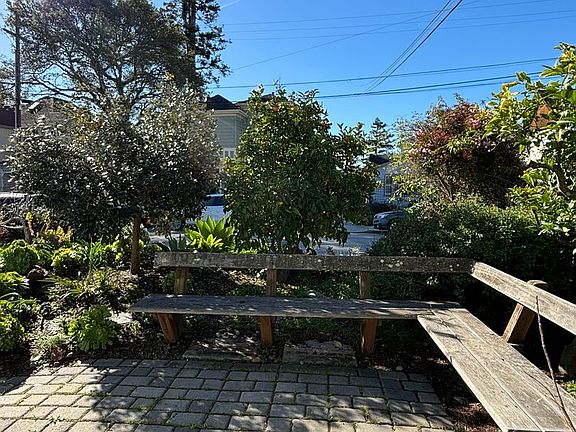 4th image of 119 Plum St