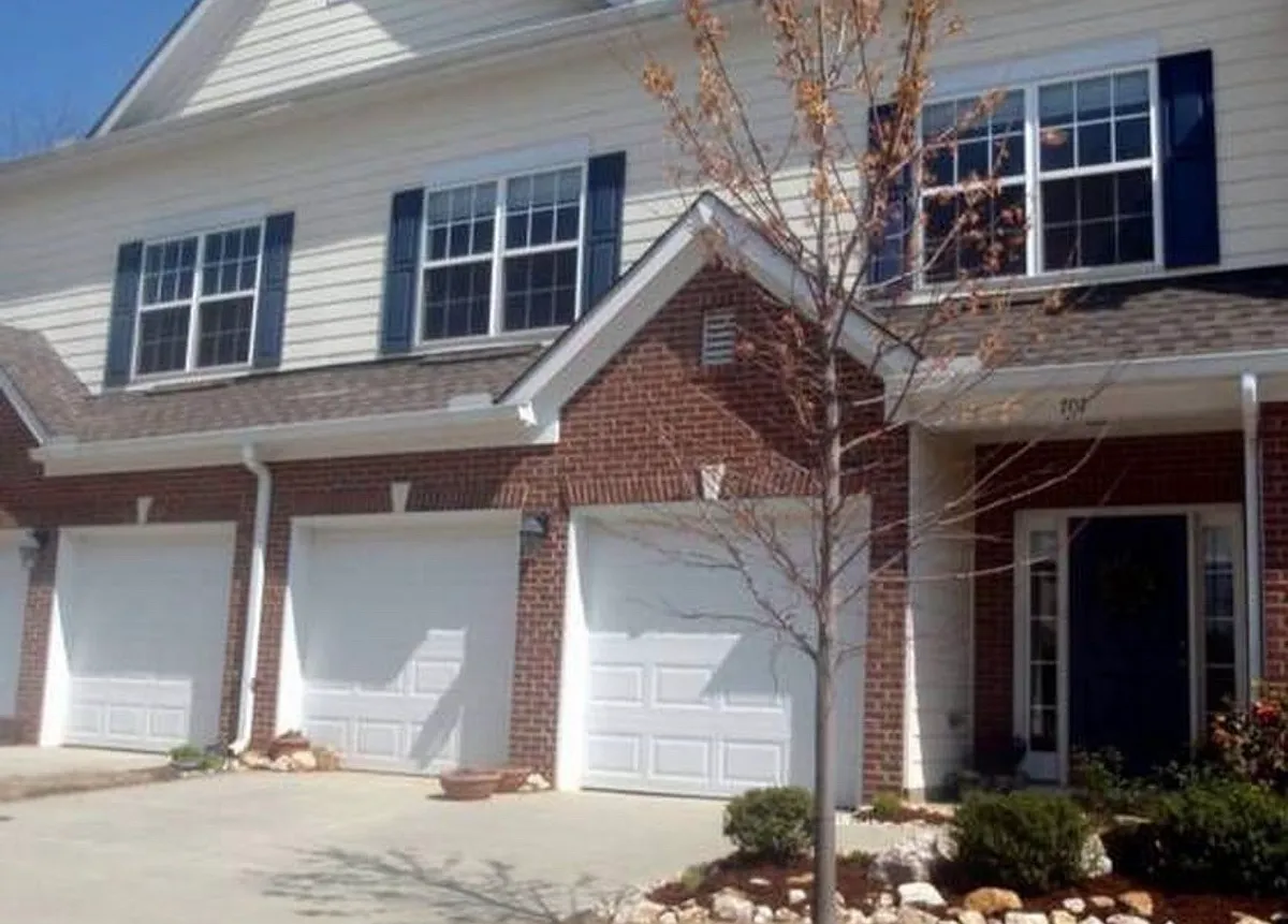 Building Photo - 707 Bartlett Cir