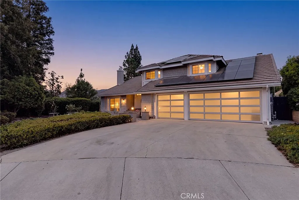 5 bed, 3157 sqft, $10,000 — Photo 3