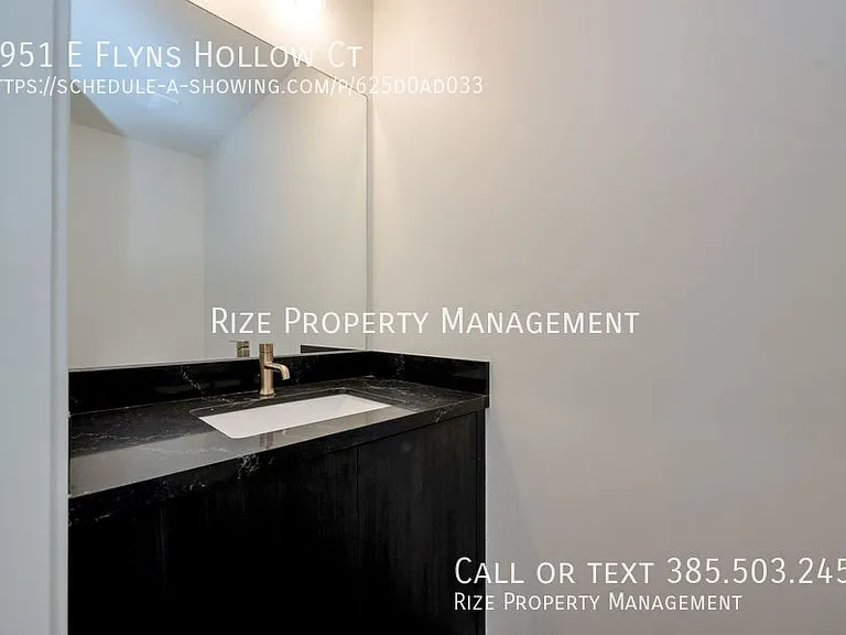 1951 E Flyns Hollow Ct — Photo 14