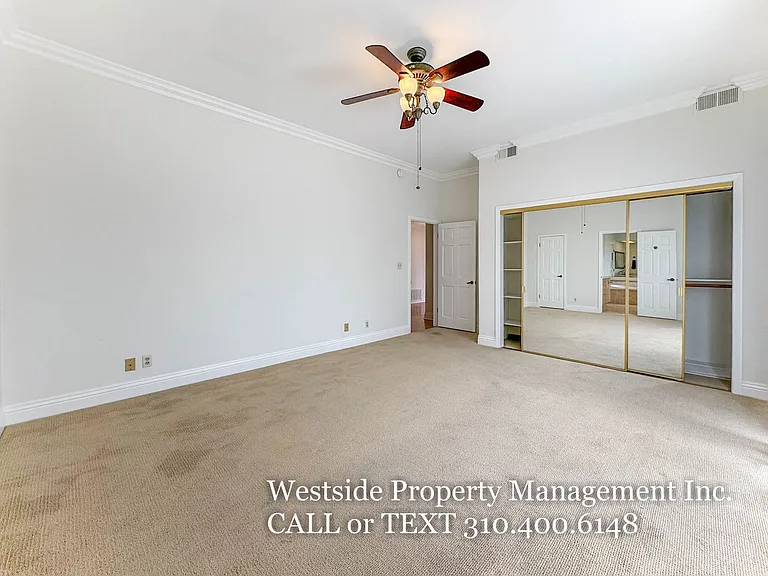 911 5th St #202 — Photo 11