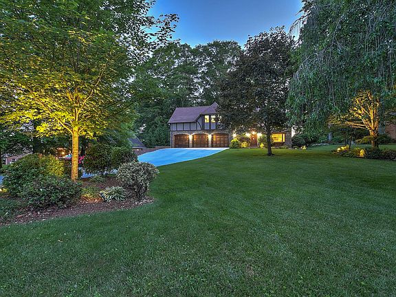2nd image of 3311 Victoria Ct