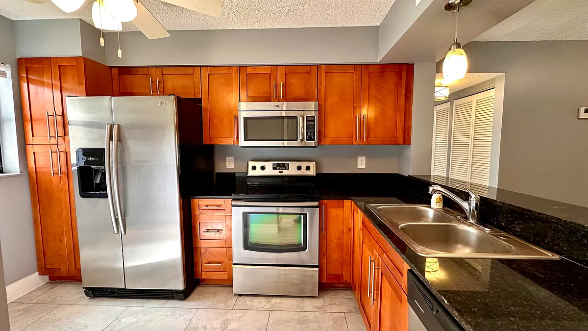 Building Photo - 3119 Millwood Ter #M141