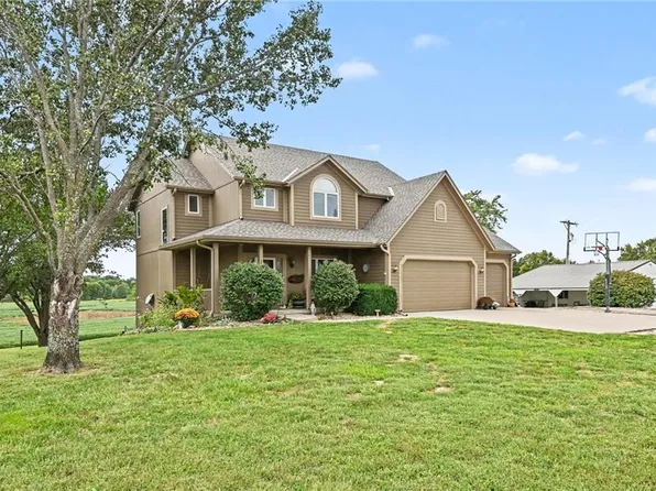 14275 142nd St, Bonner Springs, KS 66012