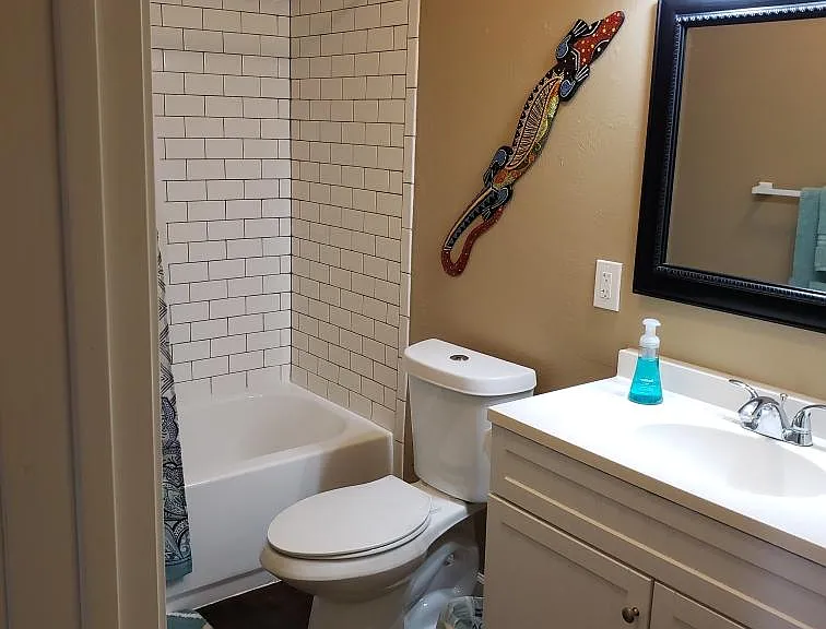2402 Sycamore Ave #E8 — Photo 8