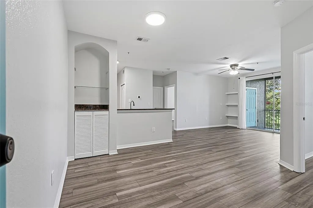 2 bed, 2.0 bath, 1068 sqft, $1,650 — Photo 4