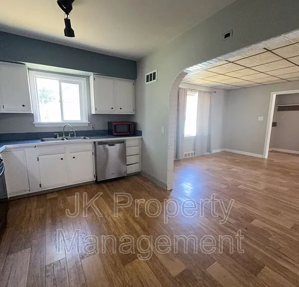 816 2nd Ave SW — Photo 5