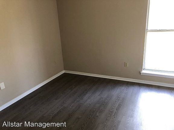 4th image of 10090 Williford Dr