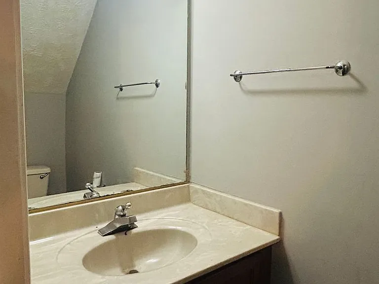 207 Hillcrest Dr — Photo 8