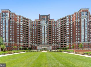 5809 Nicholson Ln APT 412, Rockville, MD 20852
