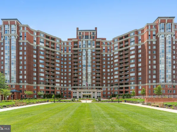 5809 Nicholson Ln APT 412, Rockville, MD 20852