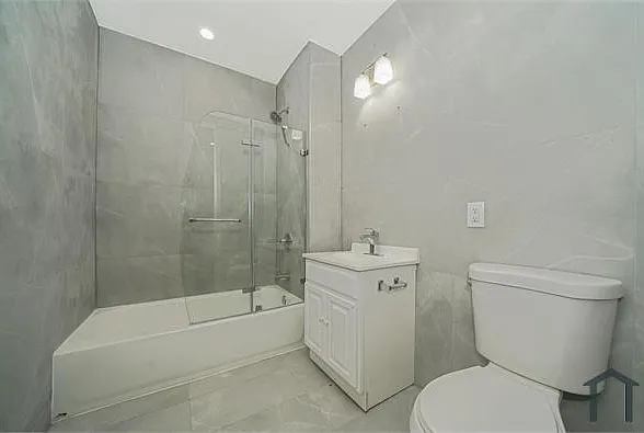 1046 E 213th St #2 — Photo 3