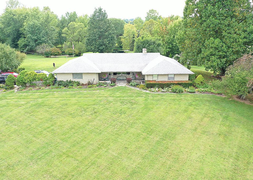 1st image of 216 Orchard Dr SW