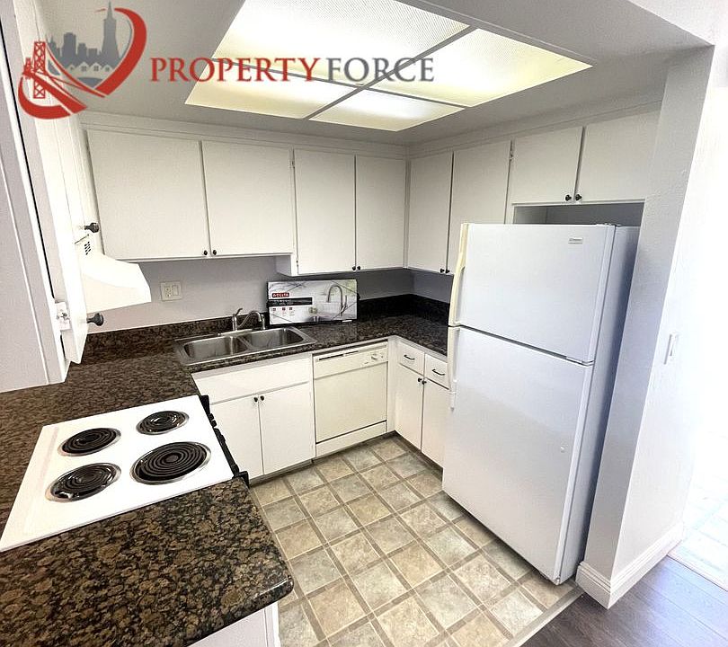 1st image of 946 Tamarack Ln APT 8