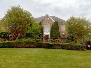 1303 Chamberlain Woods Way, Vienna, VA 22182