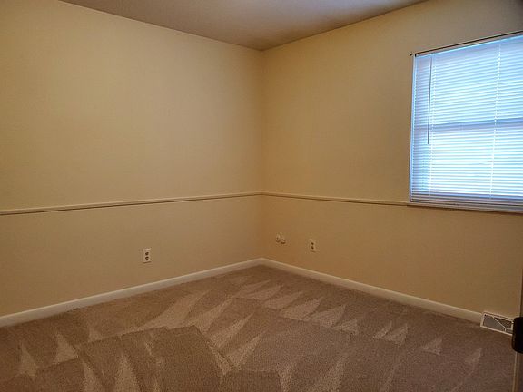4th image of 1105 1st St