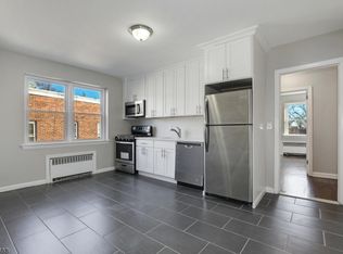 120-122 Tuxedo Pkwy, Newark, NJ 07106
