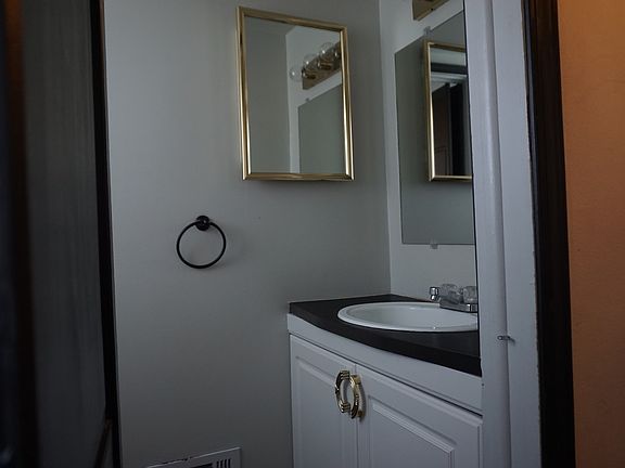 5th image of 2537 Patrick Henry St