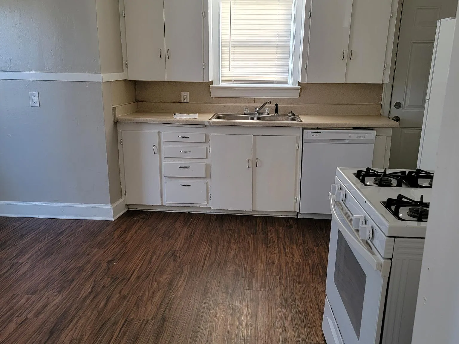 3 bed, 1165 sqft, $1,200 — Photo 3
