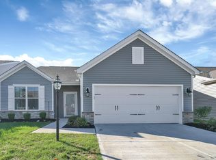 222 Woodland Sky Dr, Pataskala, OH