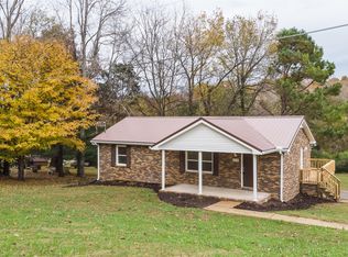 852 Hafner Rd, Charlotte, TN 37036