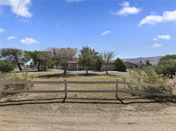 21909 Wren St, Apple Valley, CA 92308