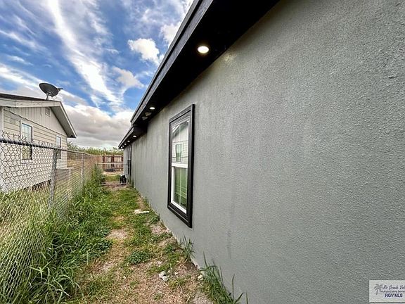 3rd image of 6842 Los Lobos Dr