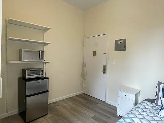 Rented by Bond New York | media 5