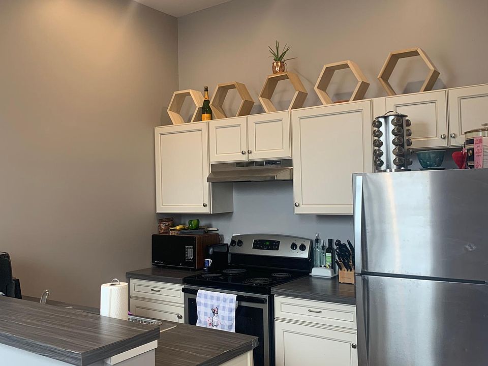1st image of 547 Channing St #3